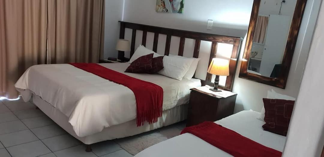 La Rochelle Inn Richards Bay Exteriör bild